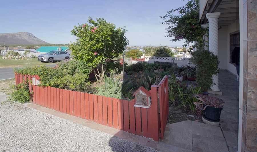 4 Bedroom Property for Sale in De Kelders Western Cape